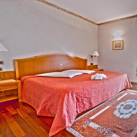 Hotel Lory & Ristorante Ferraro Celano Dış mekan fotoğraf
