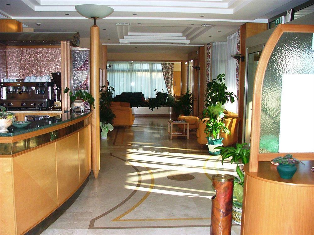 Hotel Lory & Ristorante Ferraro Celano Dış mekan fotoğraf