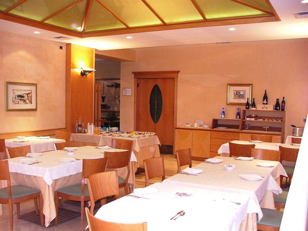 Hotel Lory & Ristorante Ferraro Celano Dış mekan fotoğraf