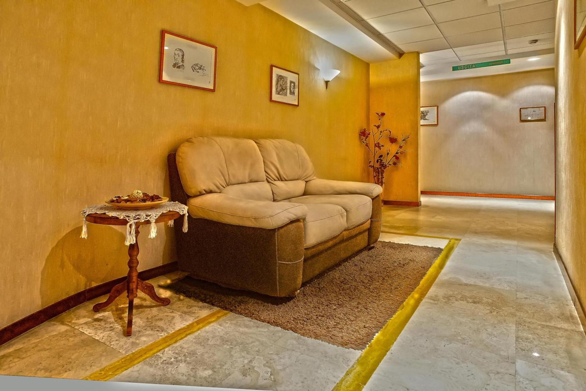Hotel Lory & Ristorante Ferraro Celano Dış mekan fotoğraf
