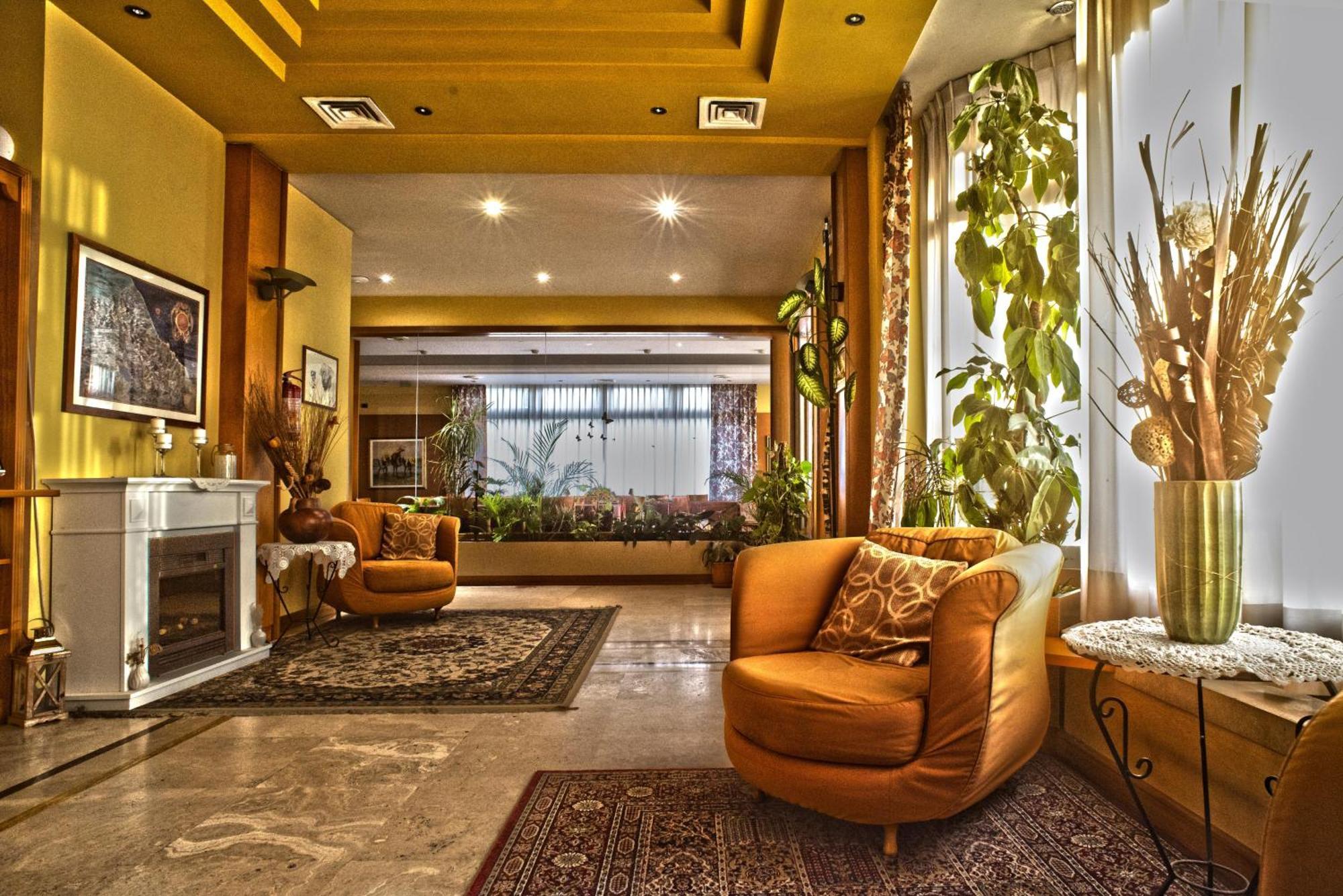 Hotel Lory & Ristorante Ferraro Celano Dış mekan fotoğraf