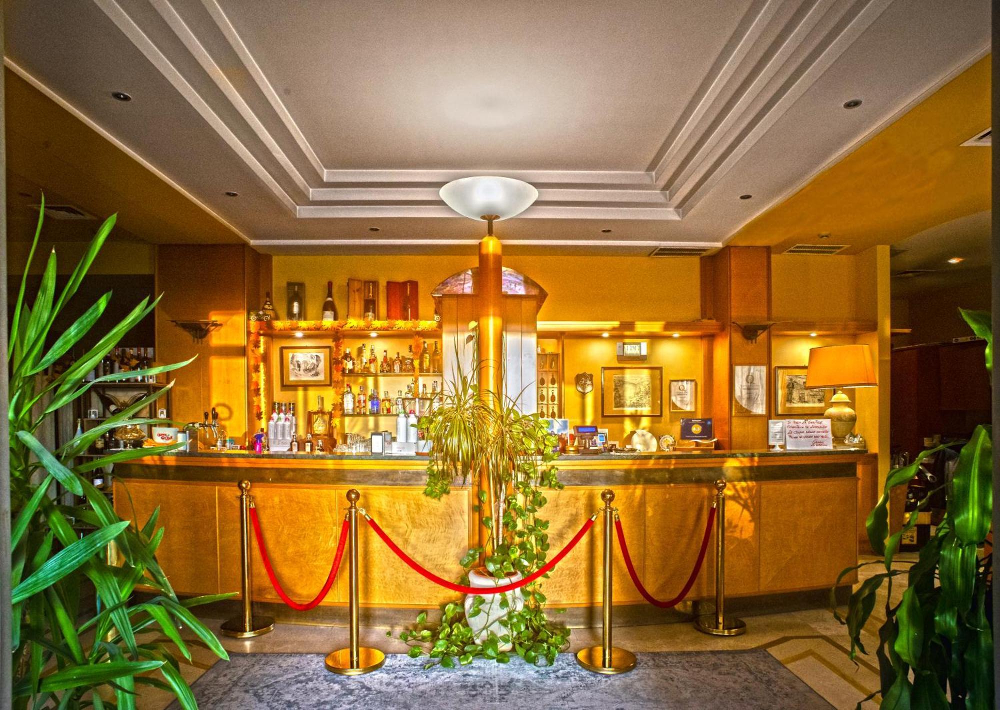 Hotel Lory & Ristorante Ferraro Celano Dış mekan fotoğraf
