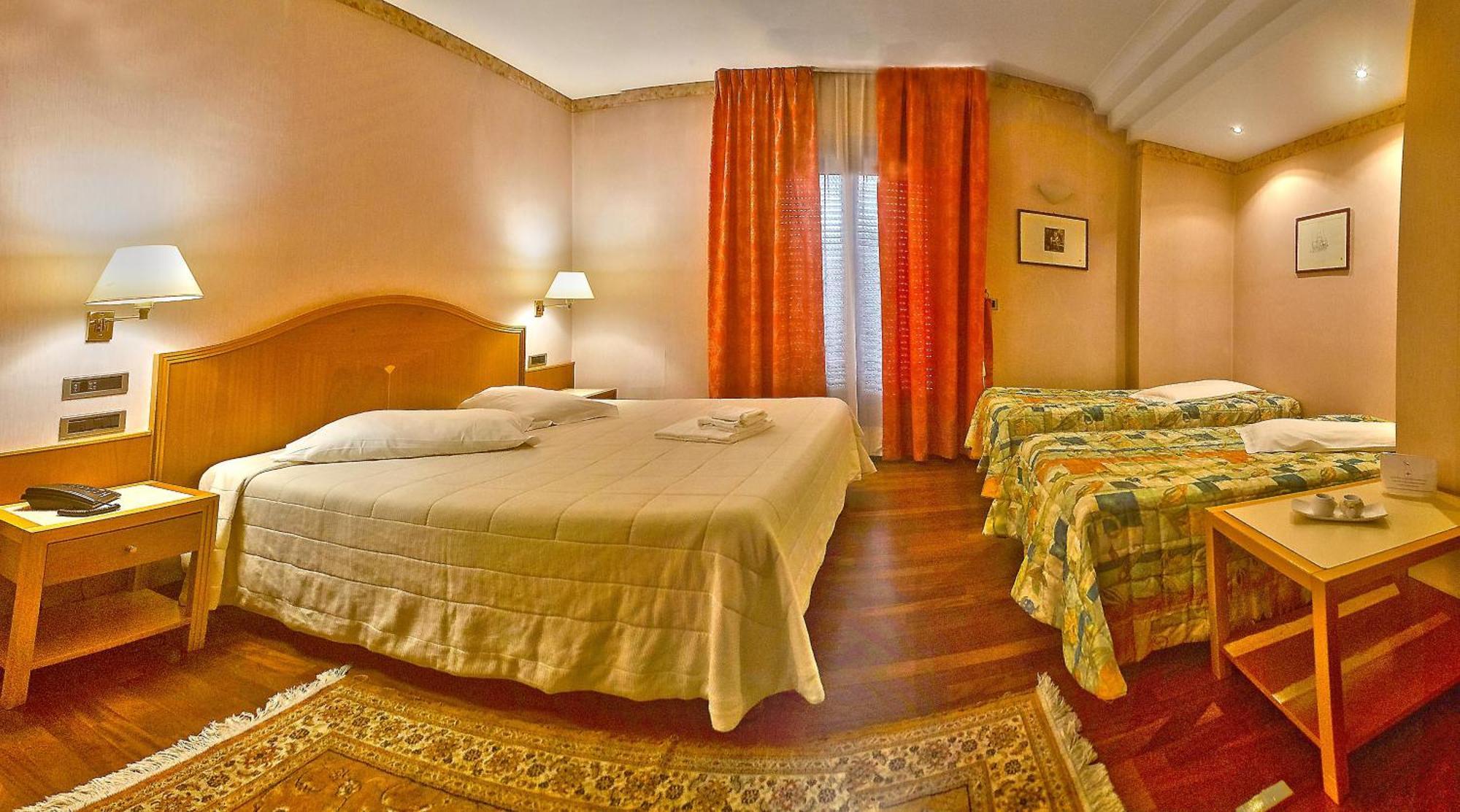Hotel Lory & Ristorante Ferraro Celano Dış mekan fotoğraf