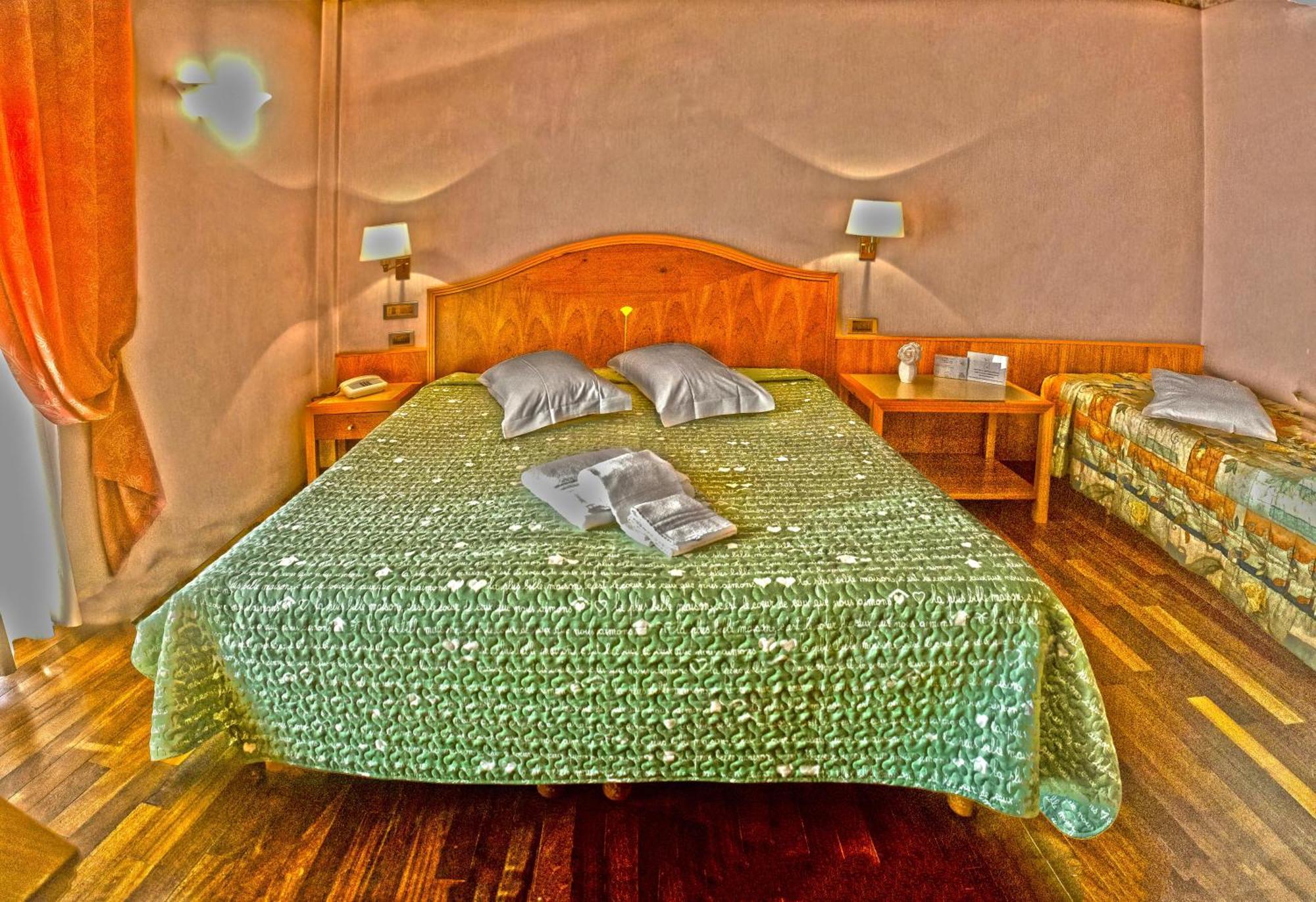 Hotel Lory & Ristorante Ferraro Celano Dış mekan fotoğraf