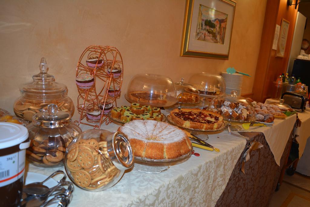 Hotel Lory & Ristorante Ferraro Celano Dış mekan fotoğraf
