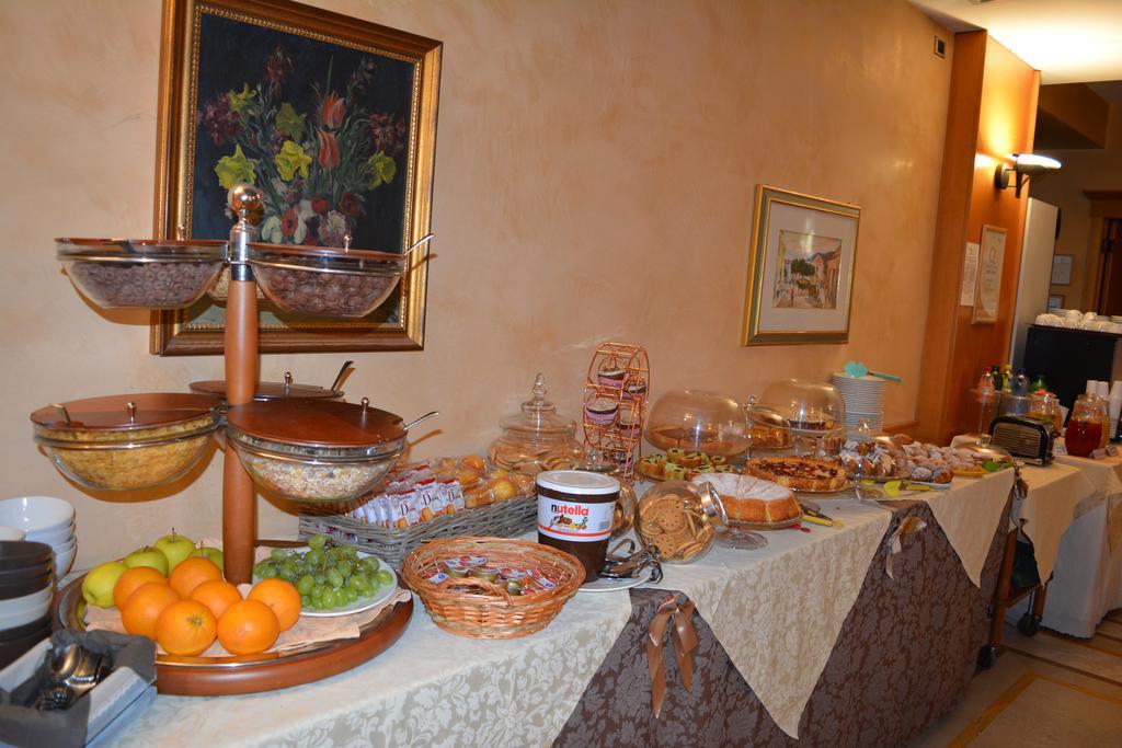 Hotel Lory & Ristorante Ferraro Celano Dış mekan fotoğraf