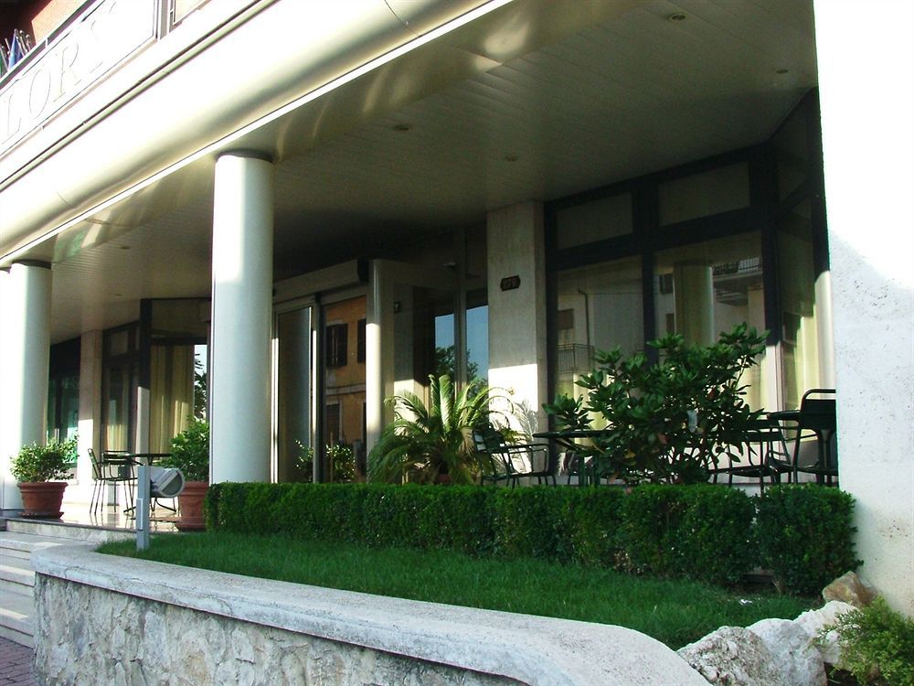 Hotel Lory & Ristorante Ferraro Celano Dış mekan fotoğraf