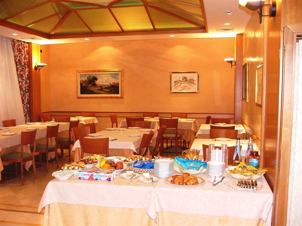 Hotel Lory & Ristorante Ferraro Celano Dış mekan fotoğraf